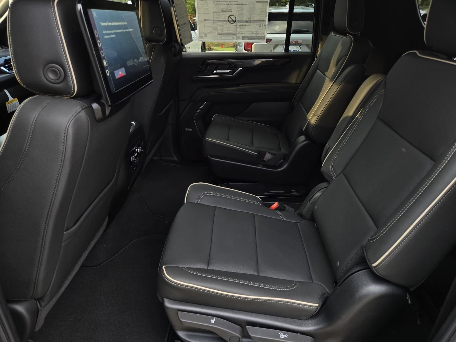 New 2026 GMC Yukon XL Elevation w/ Elevation Premium Package AWD/4WD image 4
