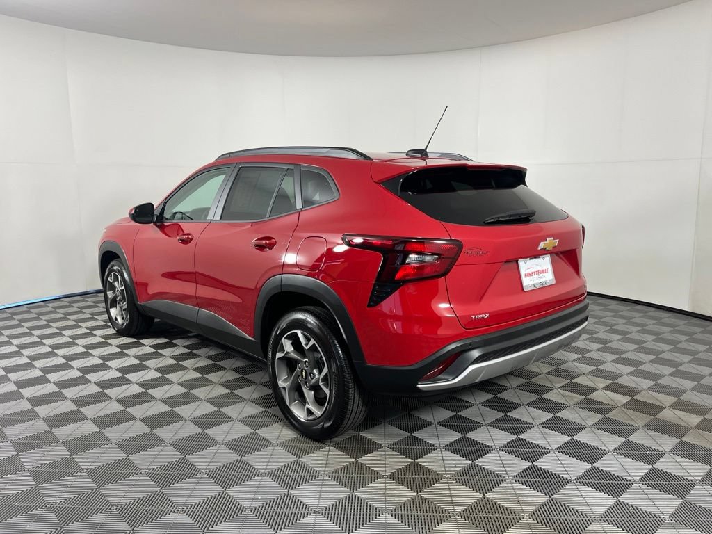 Certified 2026 Chevrolet Trax LT w/ Driver Confidence Package FWD image 3