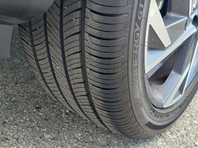 Certified 2025 Hyundai Elantra SEL image 27