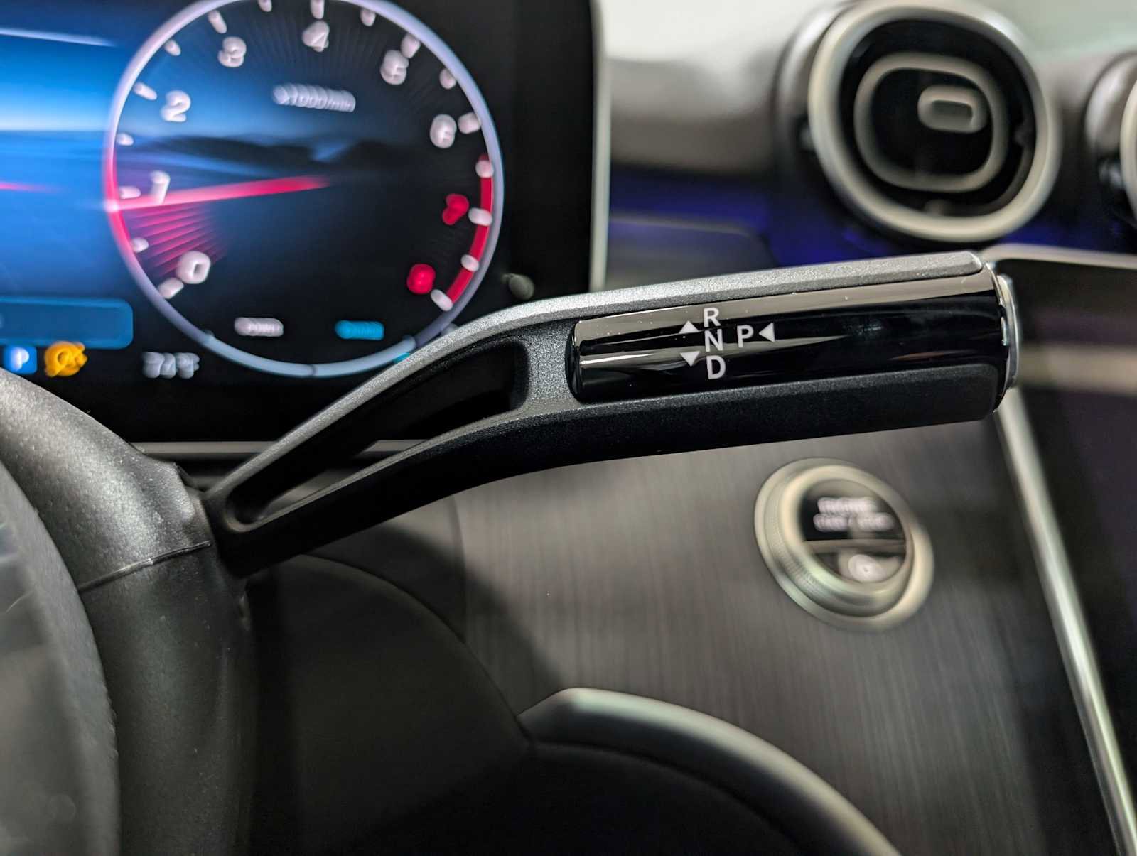 Used 2025 Mercedes-Benz C 300 4MATIC Sedan image 31