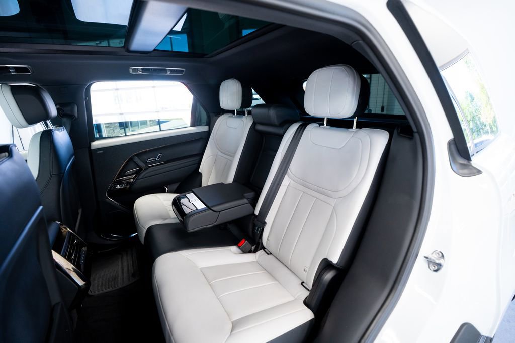 Used 2025 Land Rover Range Rover Sport Dynamic SE image 44