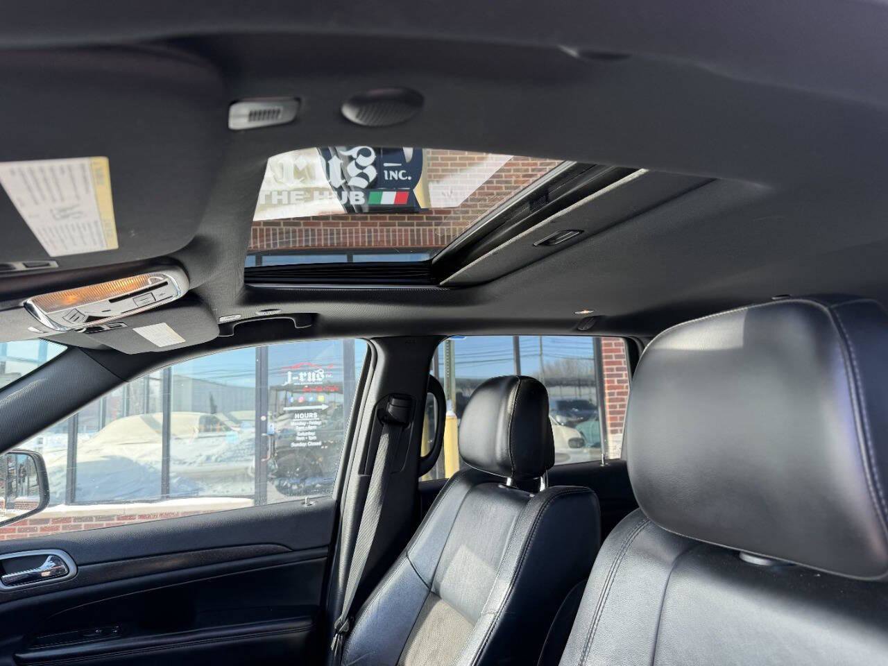 Used 2018 Jeep Grand Cherokee Altitude image 30