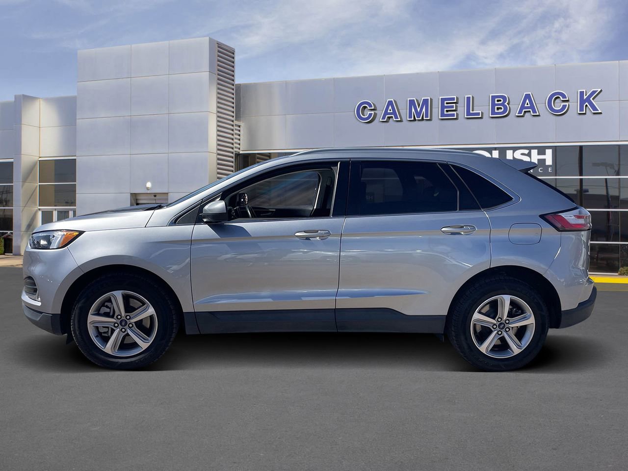 Used 2022 Ford Edge SEL w/ Convenience Package image 3