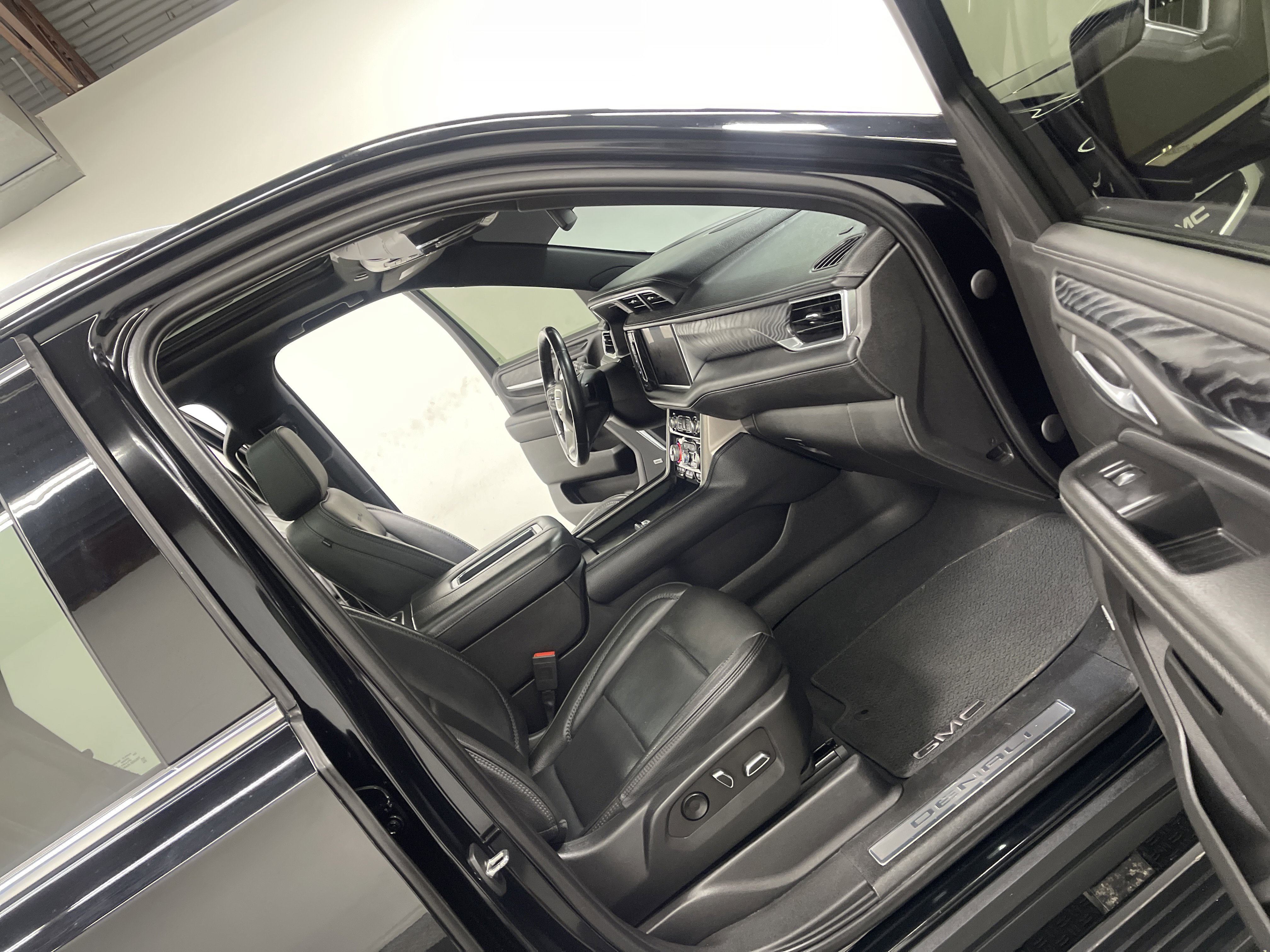 Used 2022 GMC Yukon Denali image 26