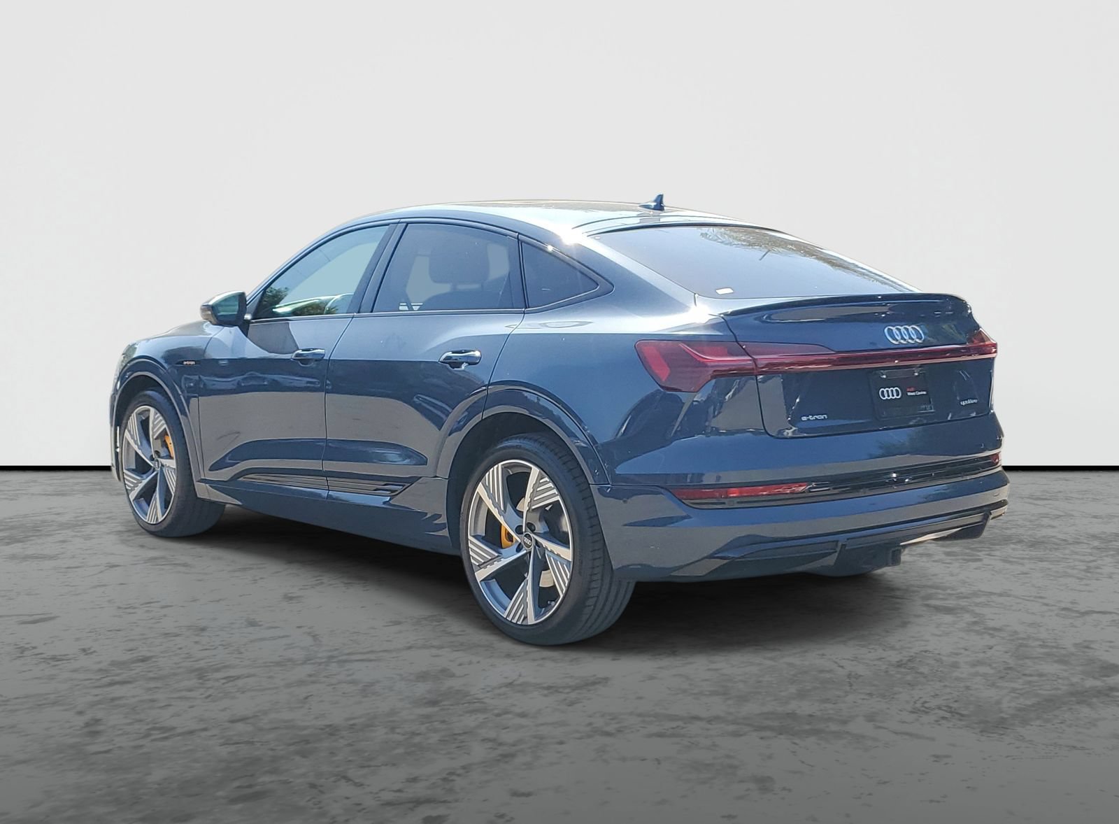 Used 2023 Audi e-tron Prestige w/ Prestige Package AWD/4WD image 3