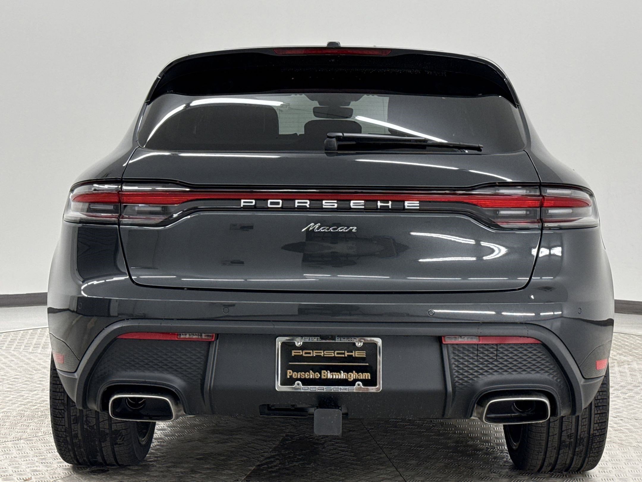 Used 2025 Porsche Macan image 6