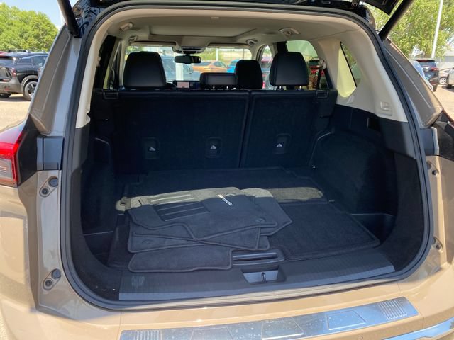 Certified 2024 Nissan Rogue Platinum w/ Platinum Premium Package AWD/4WD image 27