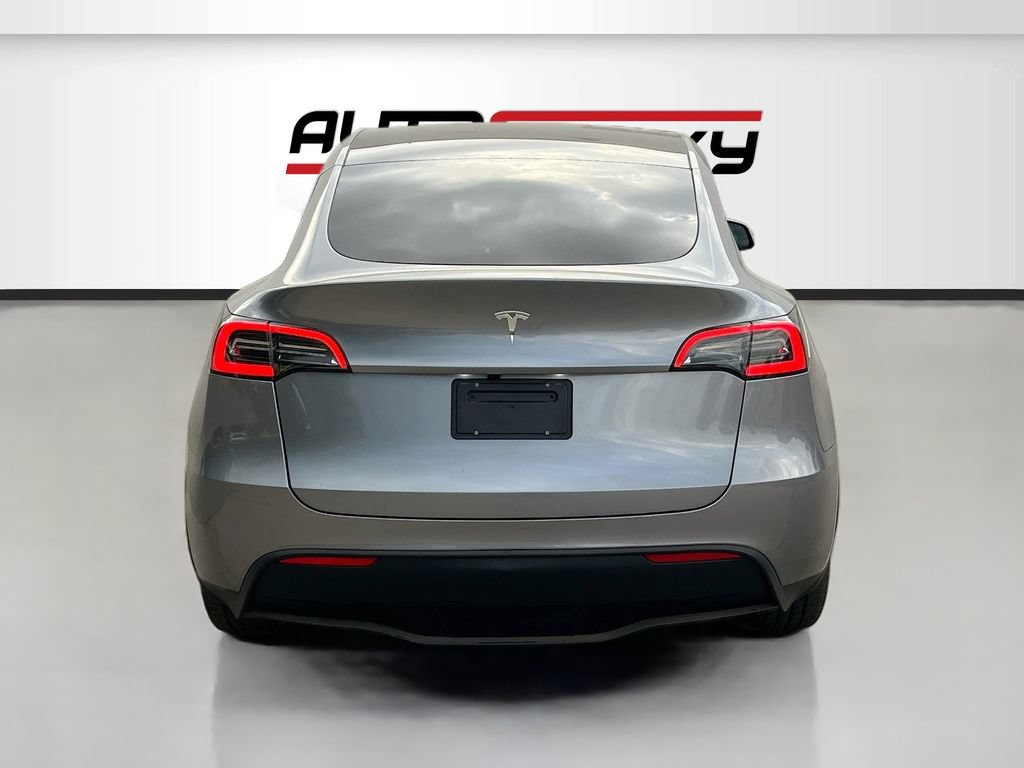 Used 2024 Tesla Model Y Long Range RWD image 6