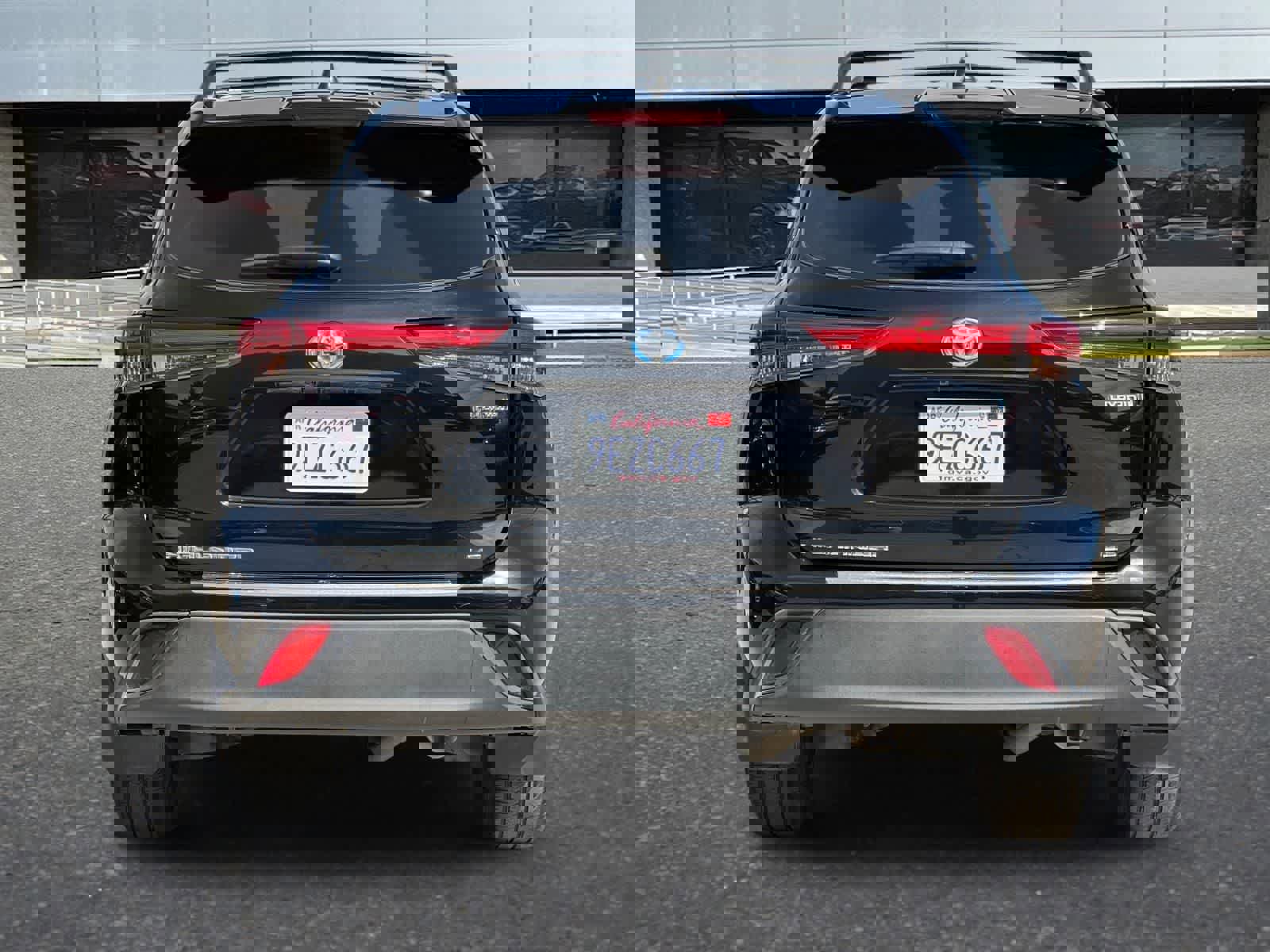 Used 2023 Toyota Highlander LE image 8