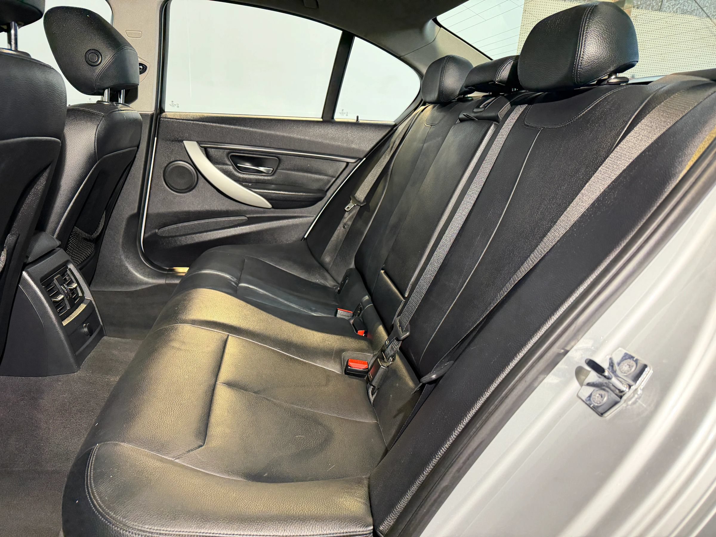 Used 2012 BMW 328i Sedan RWD image 22
