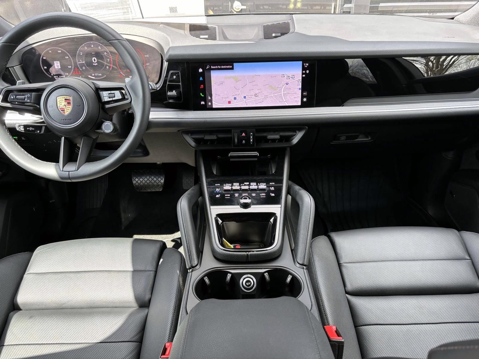 Used 2025 Porsche Cayenne AWD/4WD image 18