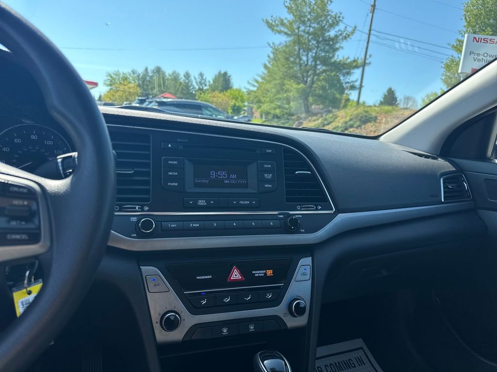 Used 2018 Hyundai Elantra SE FWD image 18