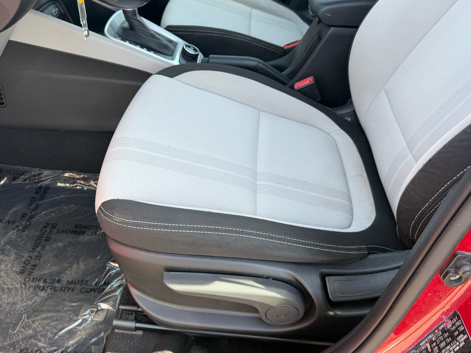 Used 2022 Hyundai Venue SEL image 11