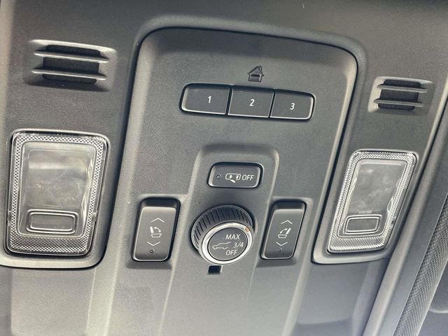 Used 2024 Chevrolet Tahoe Z71 w/ Luxury Package image 30