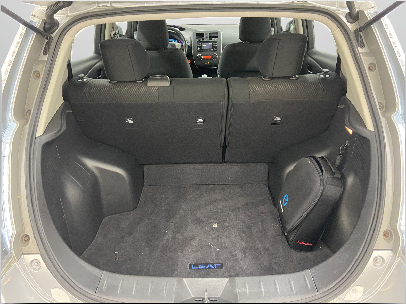 Used 2013 Nissan Leaf S w/ Charger Pkg image 32