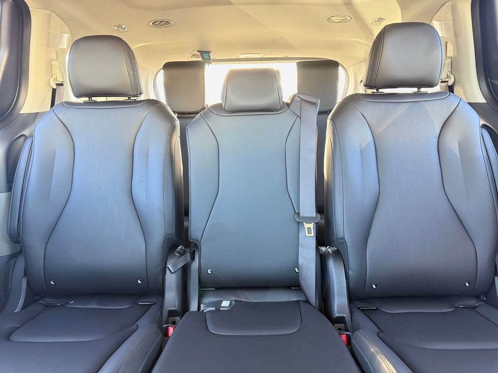 New 2026 Kia Carnival SX FWD image 16