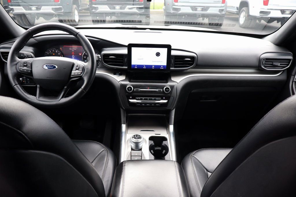Used 2020 Ford Explorer XLT w/ Equipment Group 202A image 17