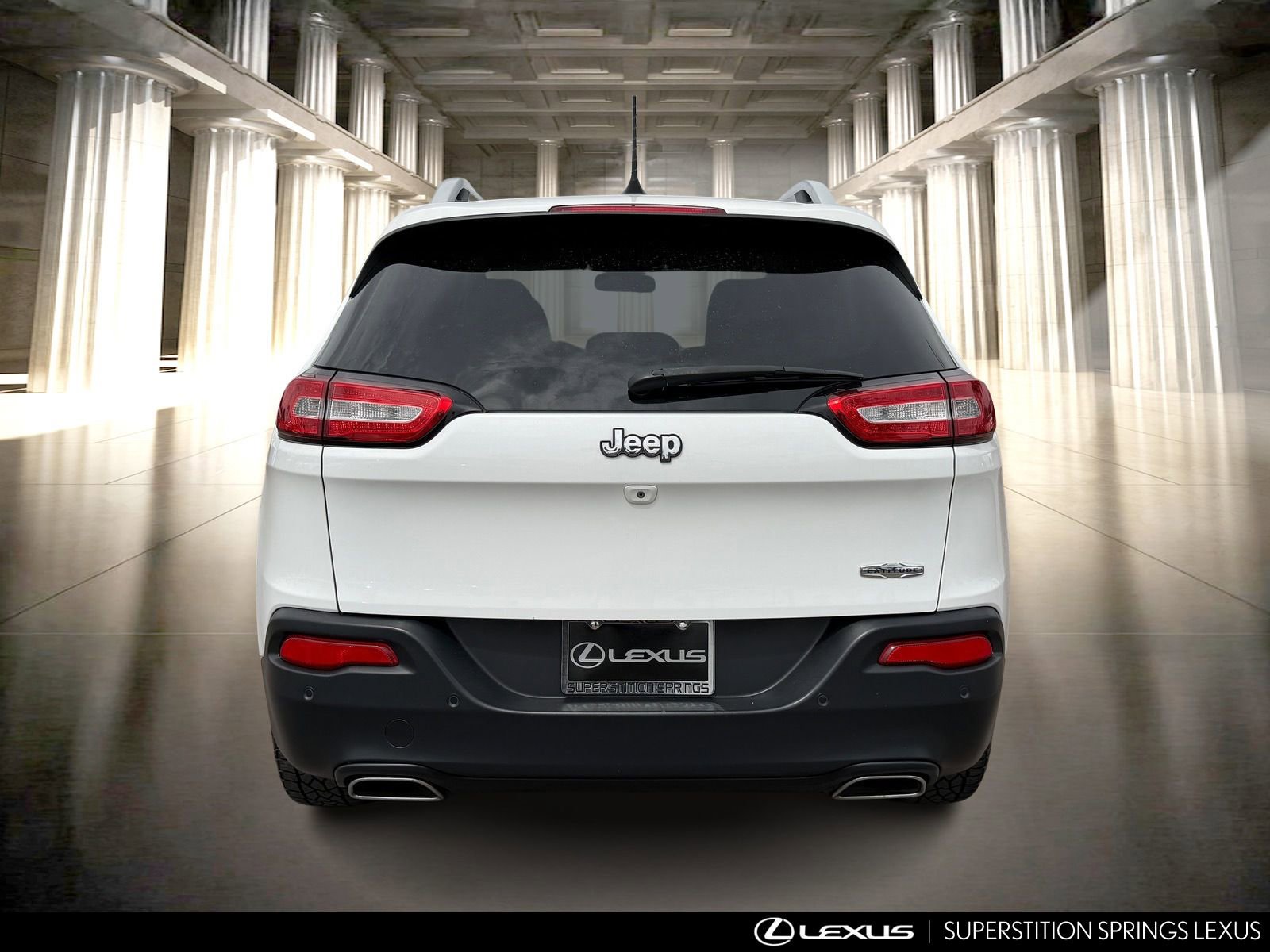 Used 2018 Jeep Cherokee Latitude Plus w/ Comfort/Convenience Group FWD image 6
