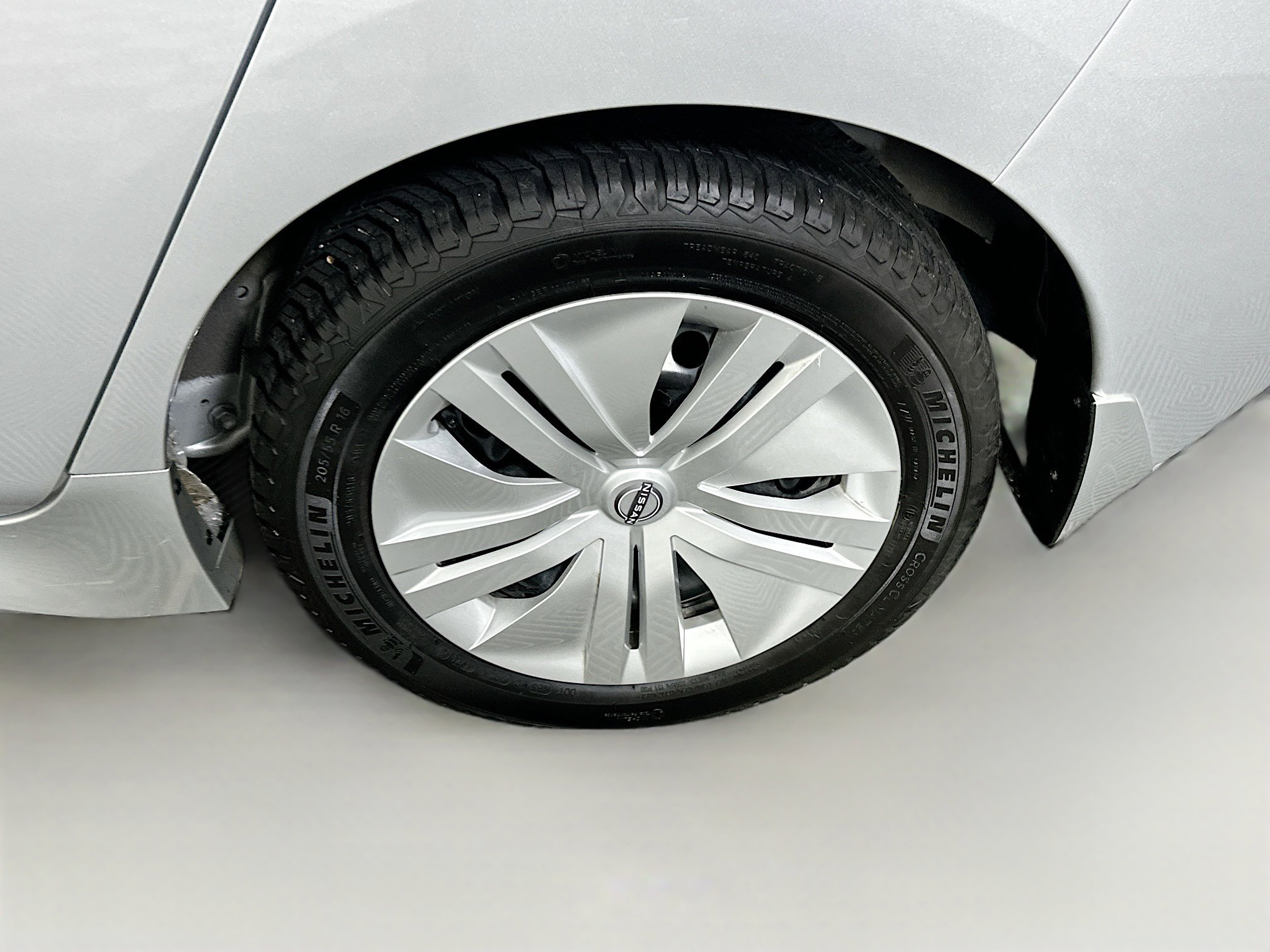 Used 2024 Nissan Leaf S FWD image 11