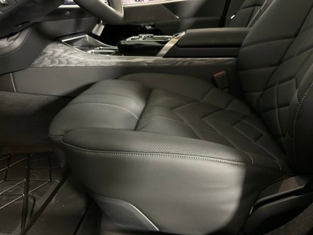 Used 2024 BMW i7 eDrive50 RWD image 28