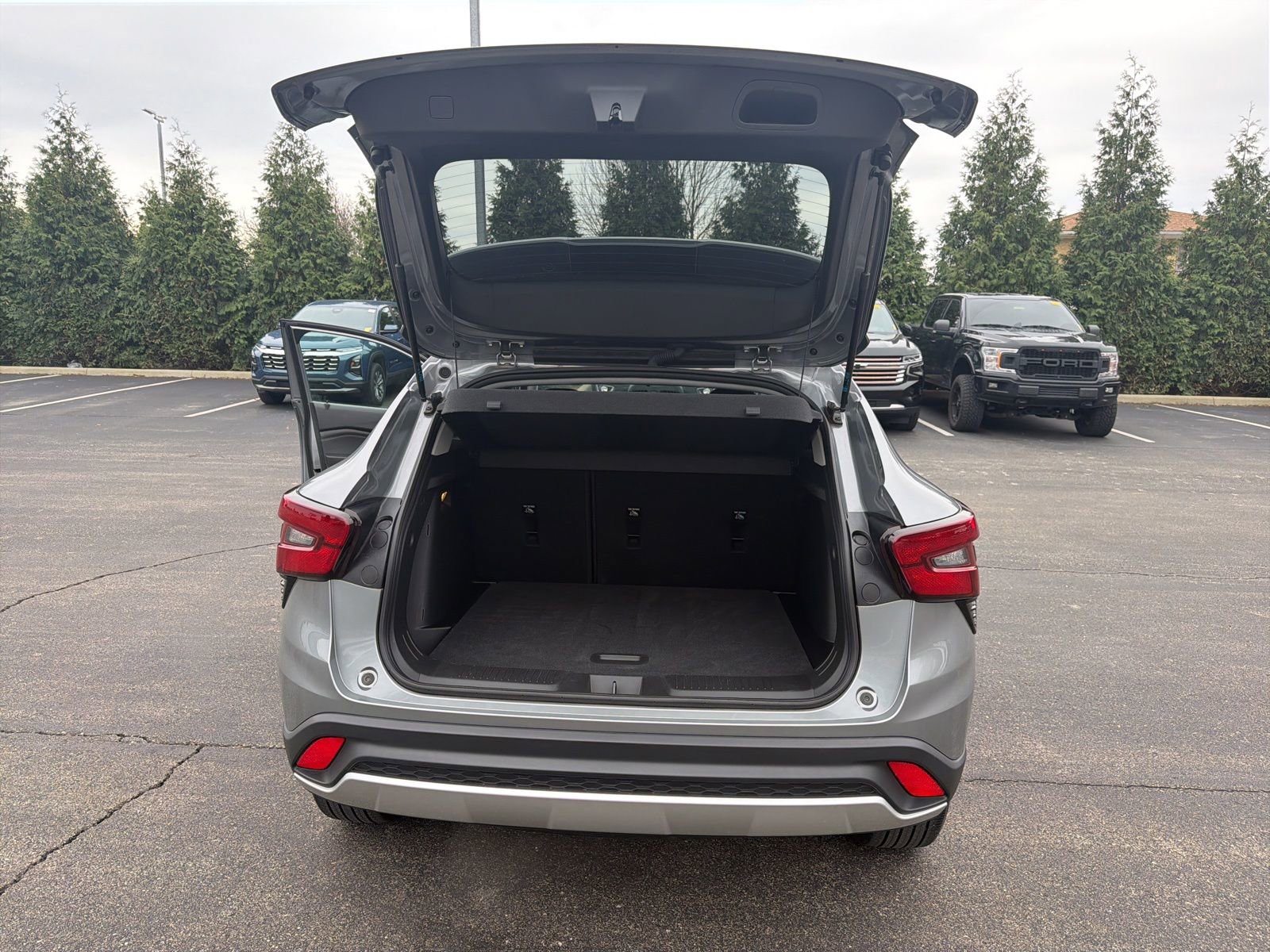 Used 2024 Chevrolet Trax LT w/ Driver Confidence Package image 26