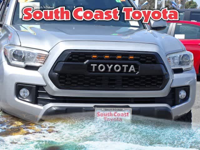 Used 2017 Toyota Tacoma TRD Off-Road w/ Tow Package RWD image 4