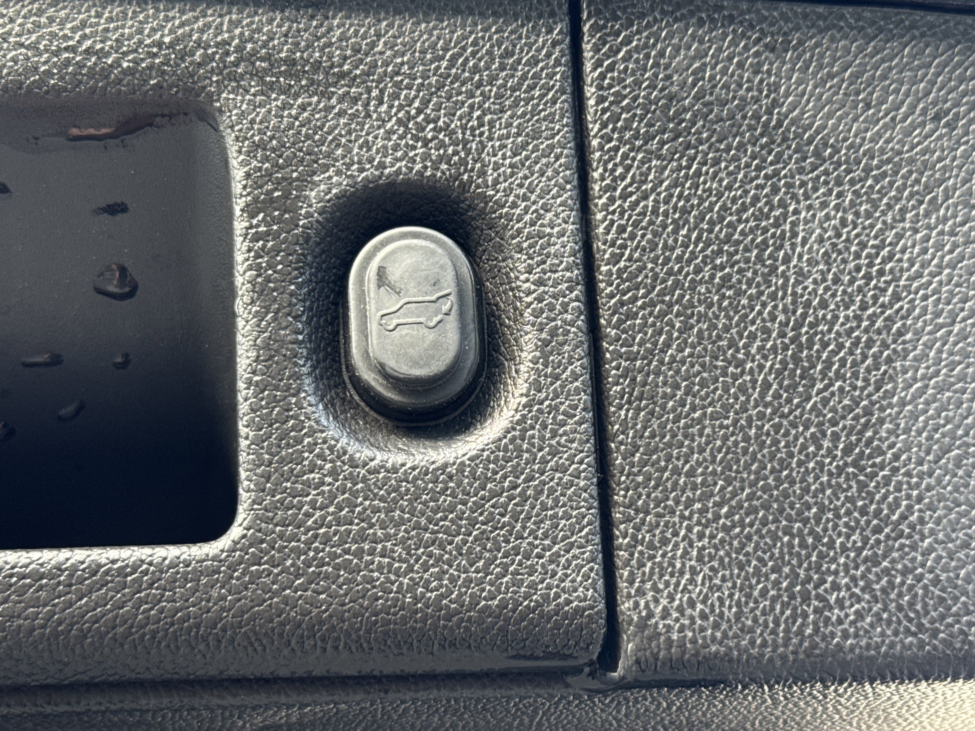 Used 2020 Cadillac Escalade Luxury image 39
