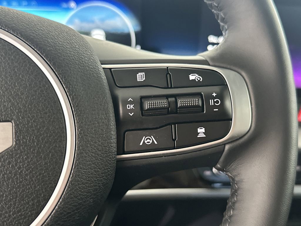 Used 2025 Kia Sportage SX image 23