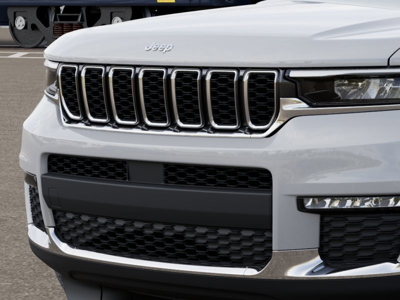 New 2025 Jeep Grand Cherokee L Limited image 11