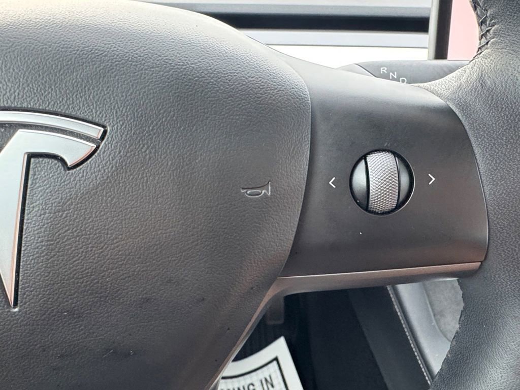Used 2021 Tesla Model Y Long Range image 19