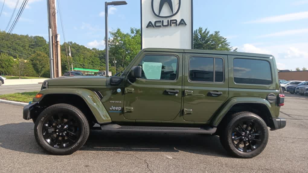 Used 2023 Jeep Wrangler Unlimited Sahara w/ Cold Weather Group AWD/4WD image 3