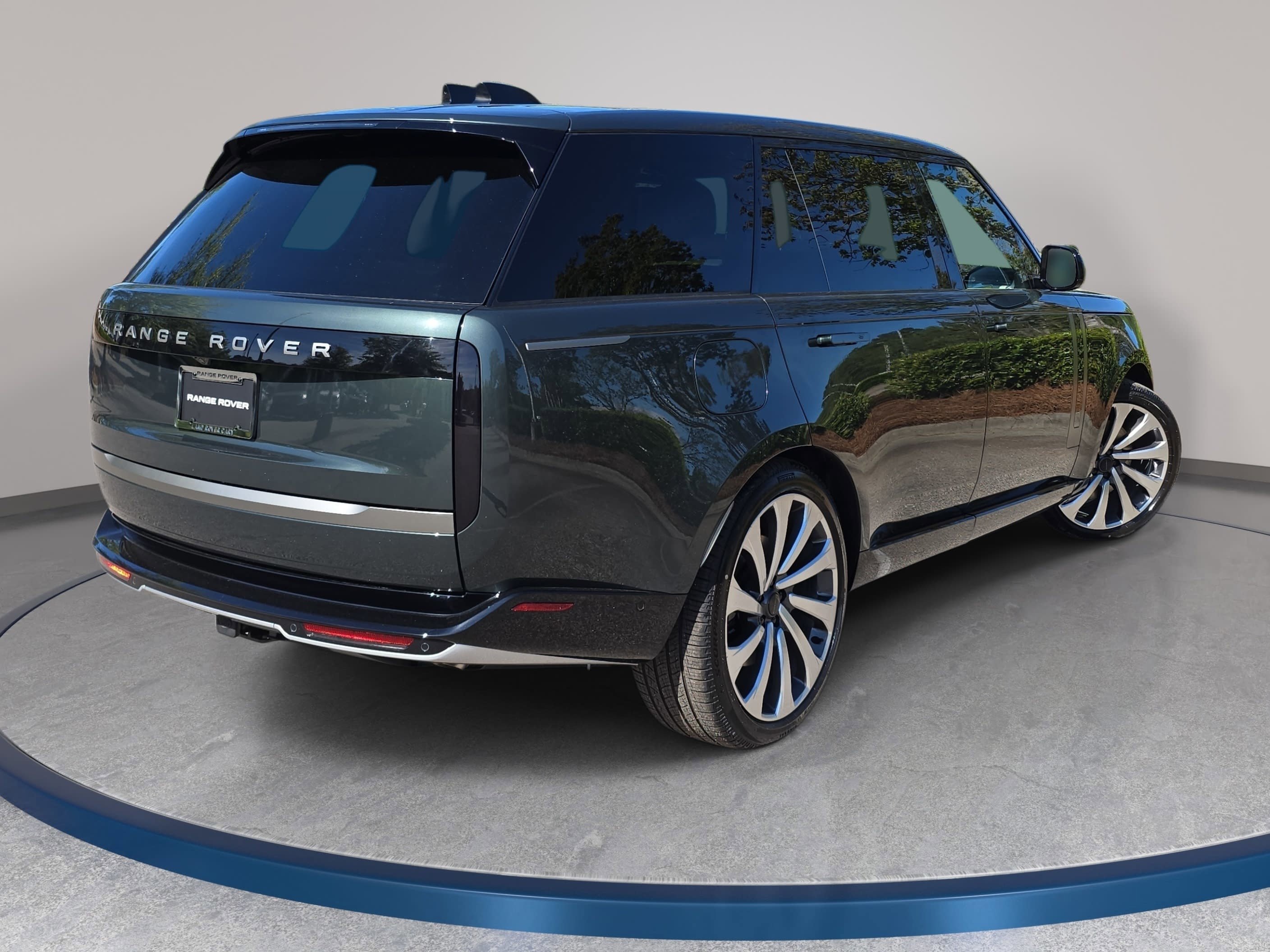 New 2026 Land Rover Range Rover Long Wheelbase SE AWD/4WD image 5