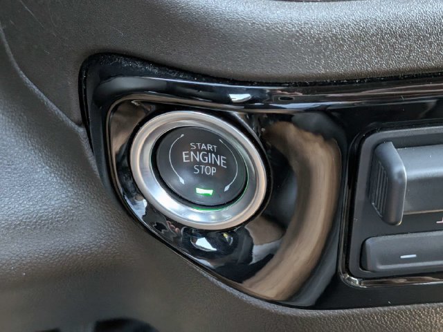 Used 2025 GMC Sierra 1500 SLT RWD image 29