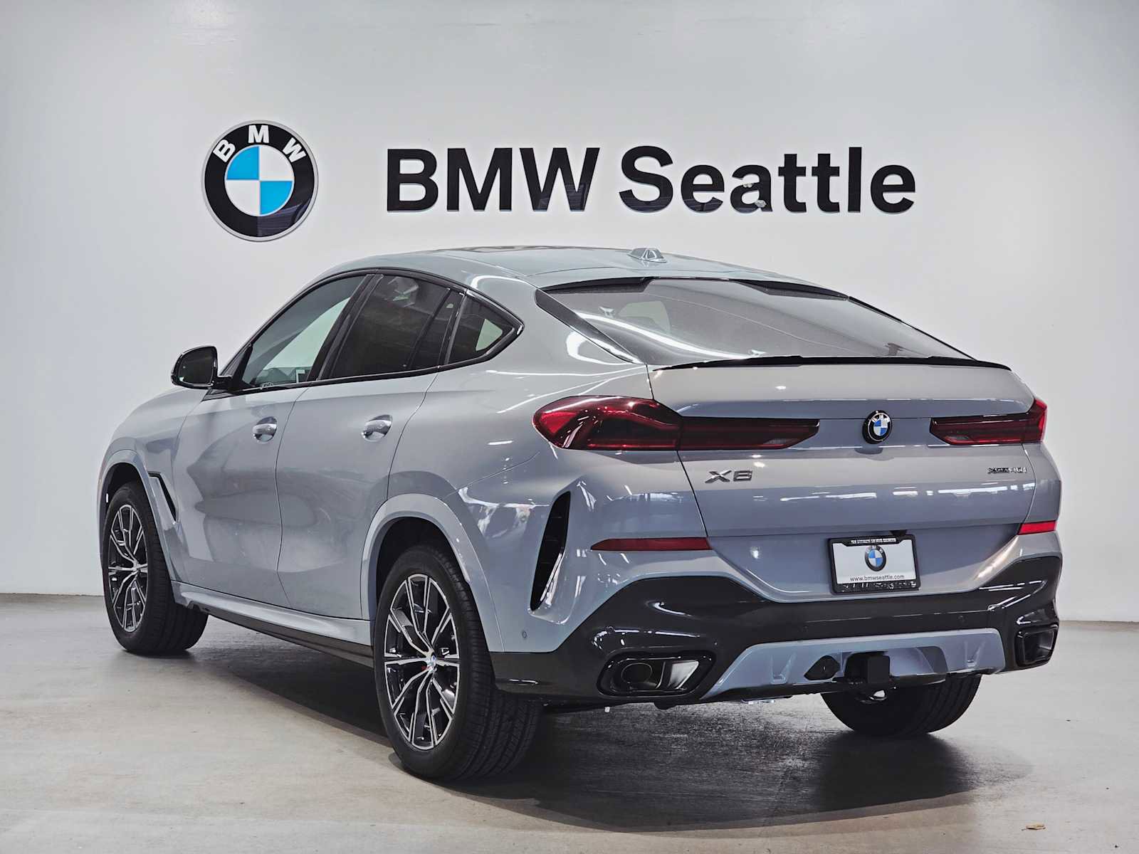 New 2026 BMW X6 xDrive40i w/ Executive Package image 4
