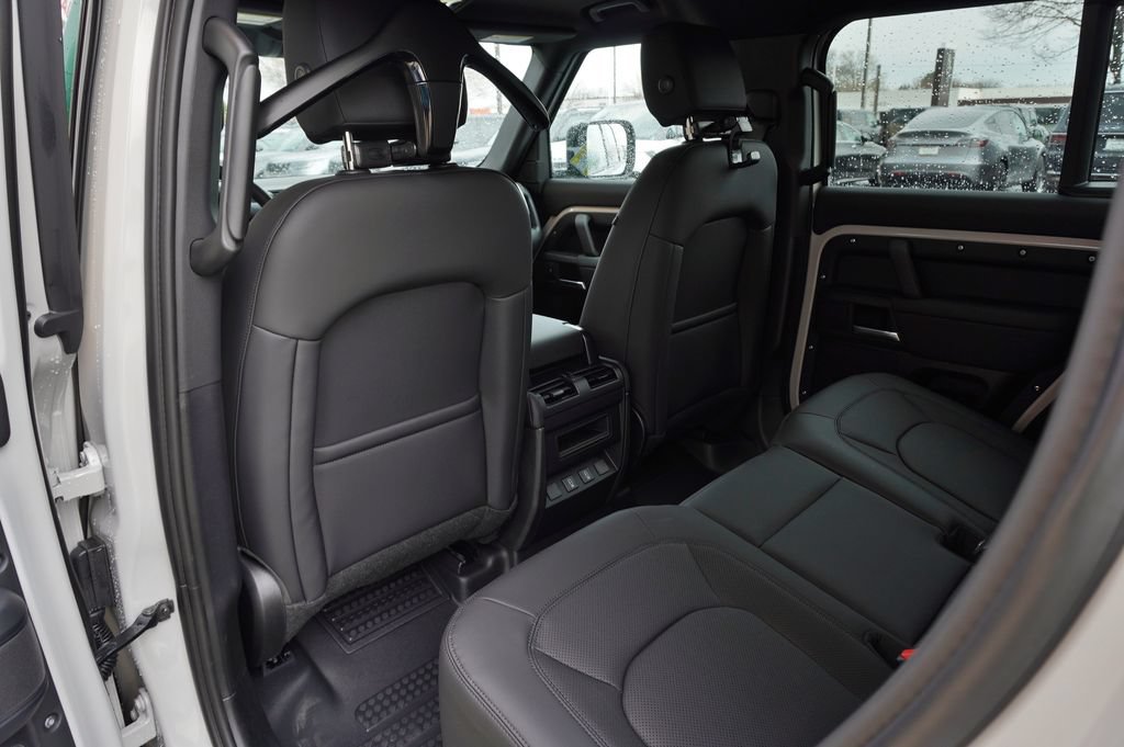 Certified 2026 Land Rover Defender 110 S AWD/4WD image 29