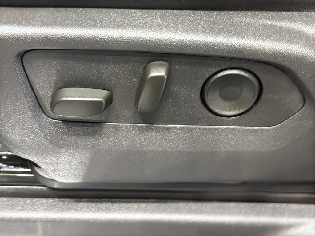 Used 2025 Chevrolet Silverado 1500 LT Trail Boss w/ LT Trail Boss Premium Package image 18