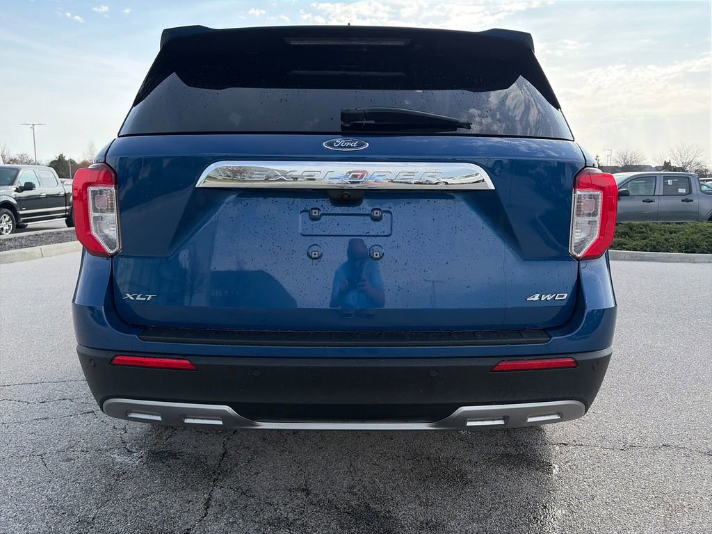 Used 2023 Ford Explorer XLT w/ Equipment Group 202A AWD/4WD image 6