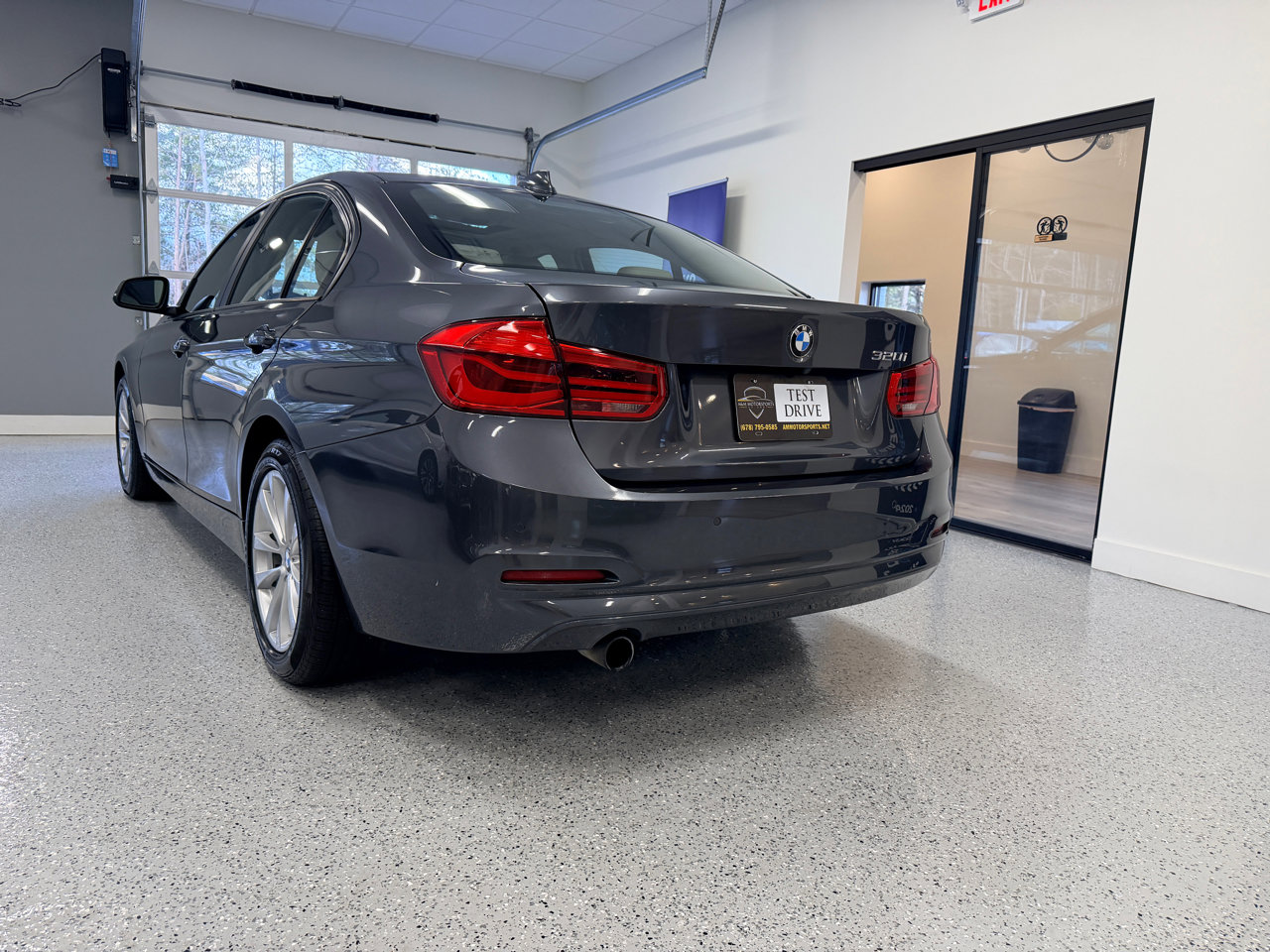Used 2016 BMW 320i Sedan image 6