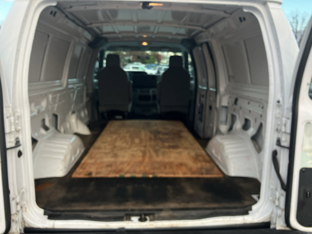 Used 2014 Ford E-350 and Econoline 350 Super Duty image 27