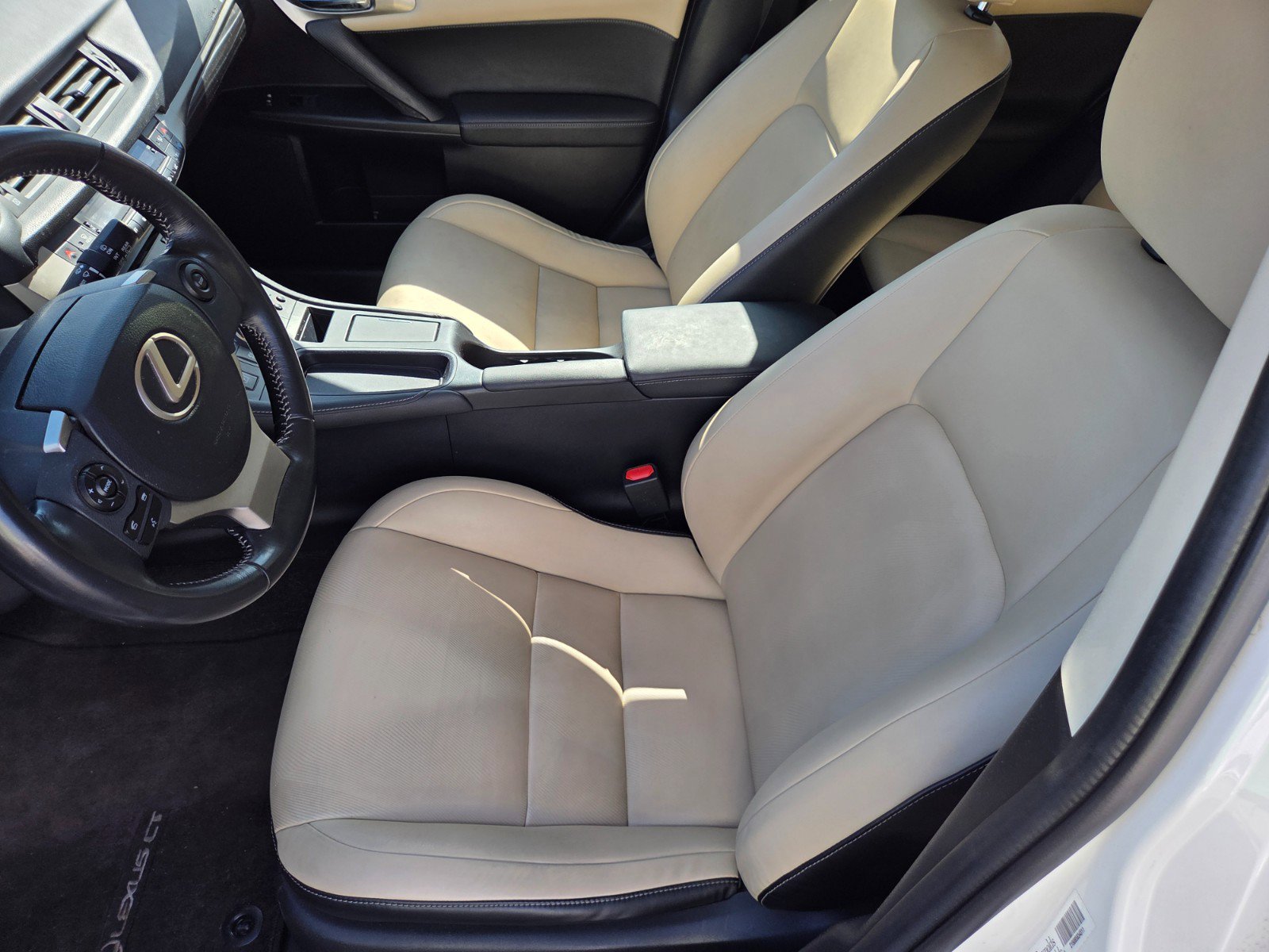 Used 2016 Lexus CT 200h w/ Seat Comfort Package image 8