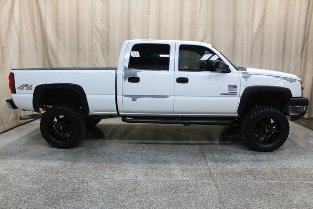 Used 2006 Chevrolet Silverado 2500 W/T w/ Heavy-Duty Power Package image 3