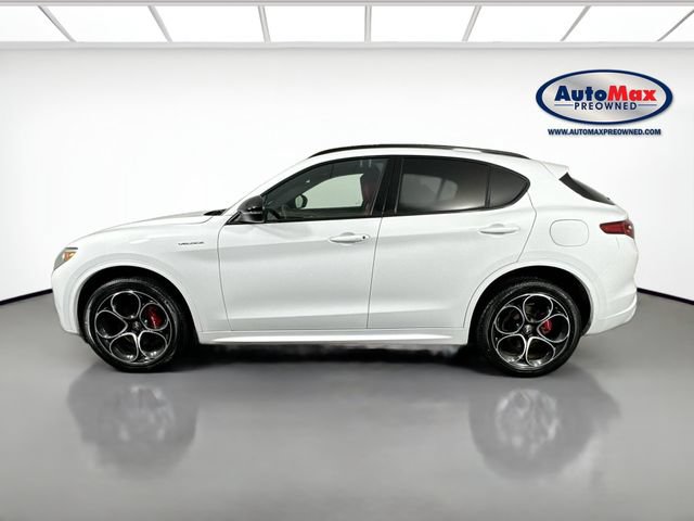 Used 2023 Alfa Romeo Stelvio Veloce AWD/4WD image 9