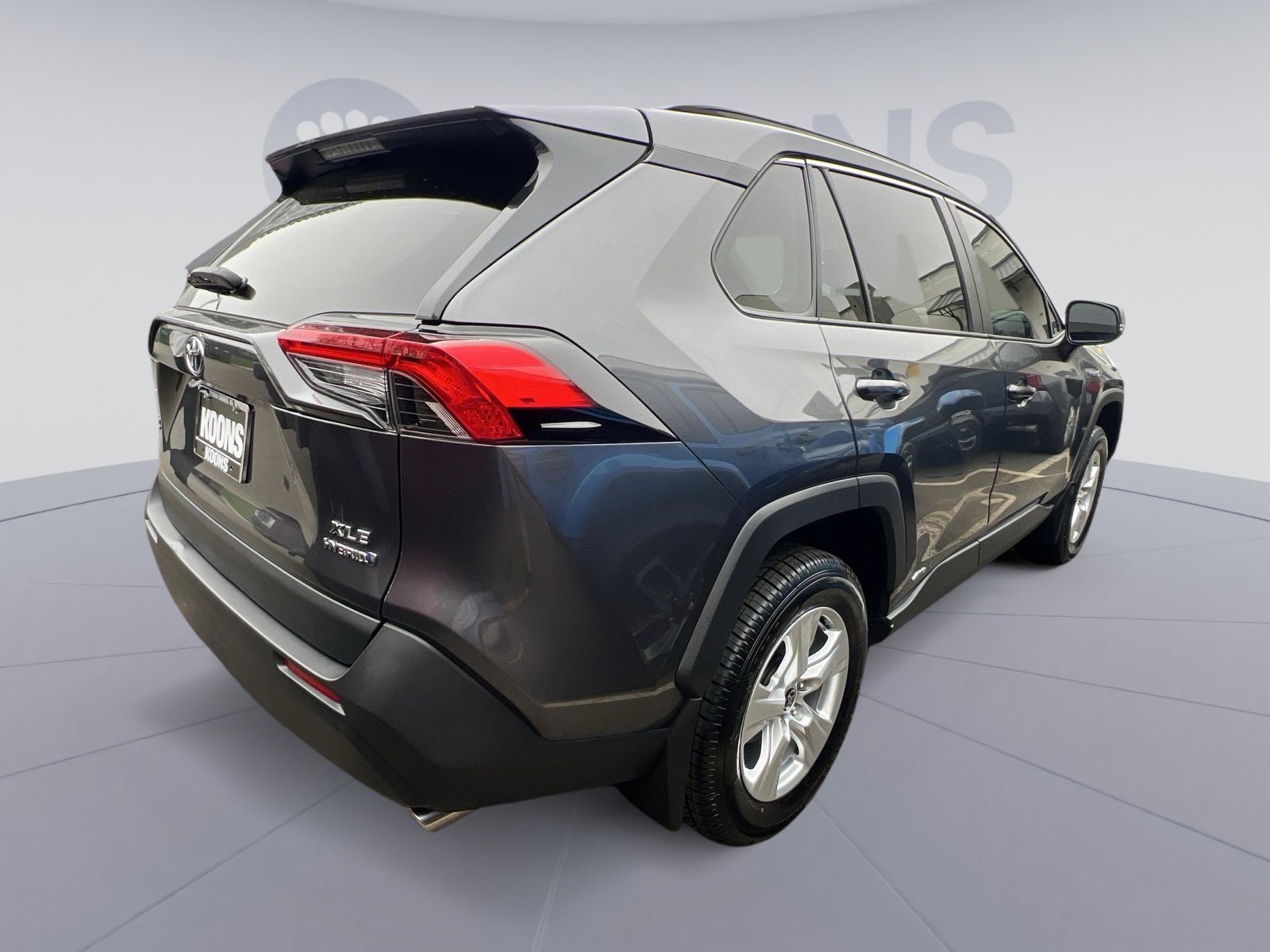 Used 2021 Toyota RAV4 XLE image 4