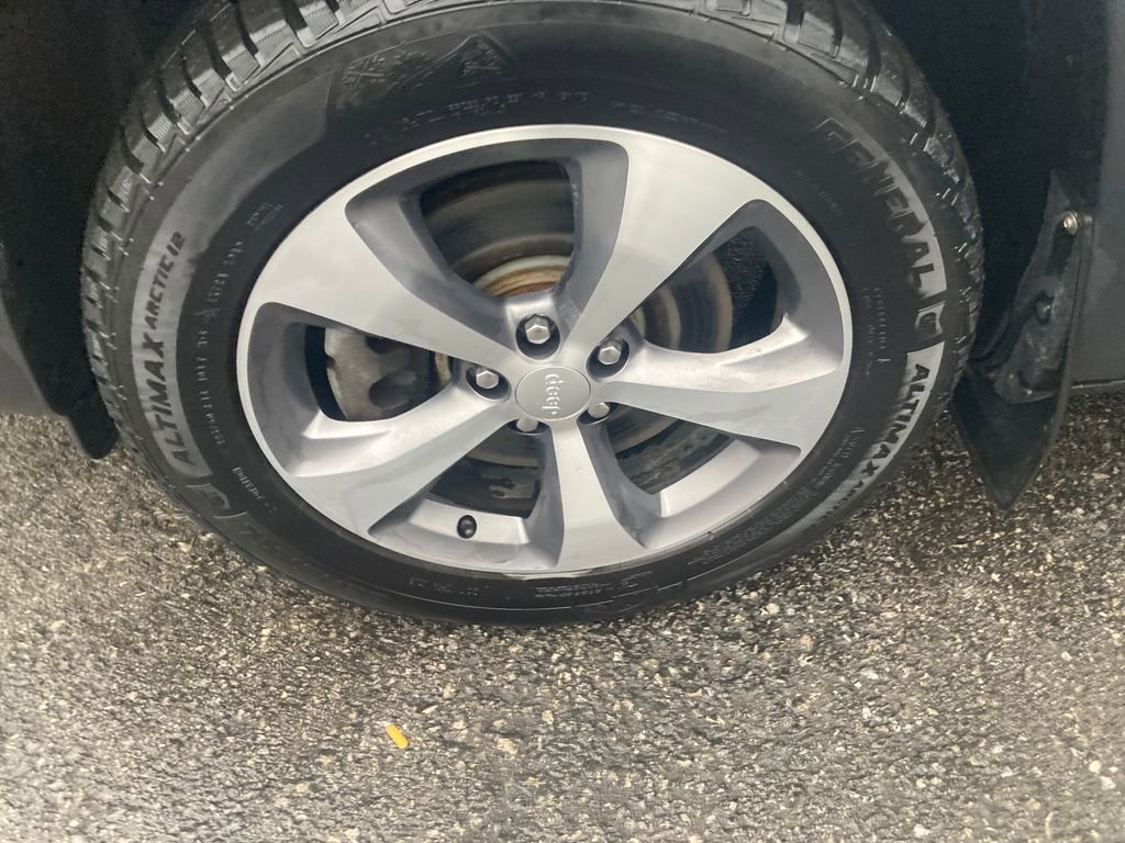 Used 2021 Jeep Cherokee Limited w/ Trailer Tow Group image 31