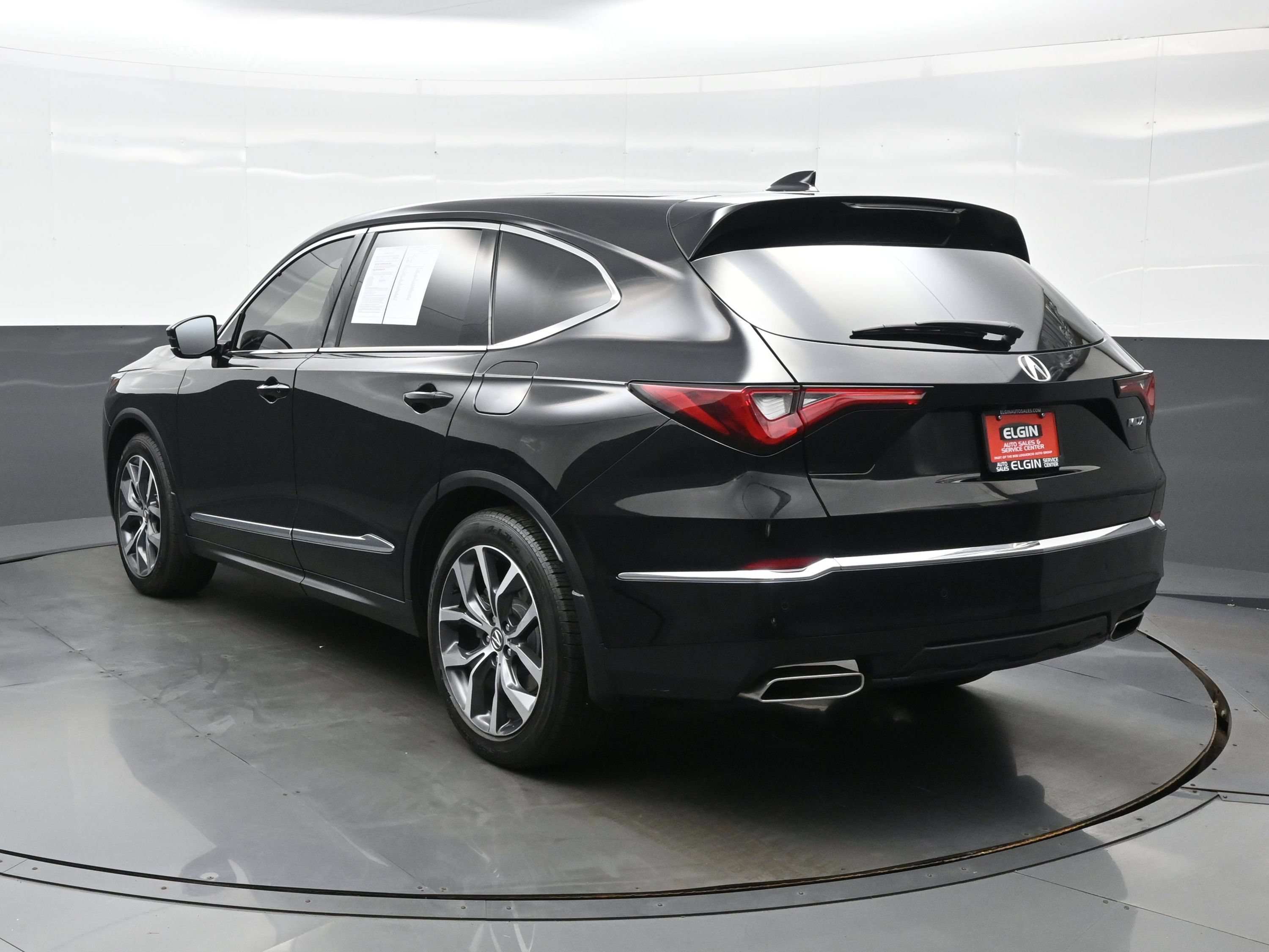 Used 2022 Acura MDX w/ Technology Package FWD image 4