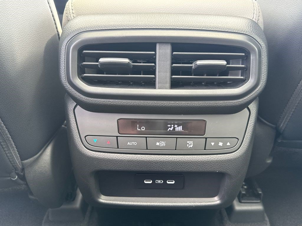 Certified 2025 Honda Pilot Touring image 20