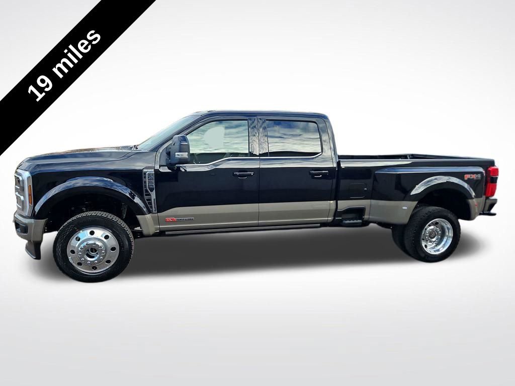 Used 2026 Ford F450 King Ranch w/ FX4 Off-Road Package image 3