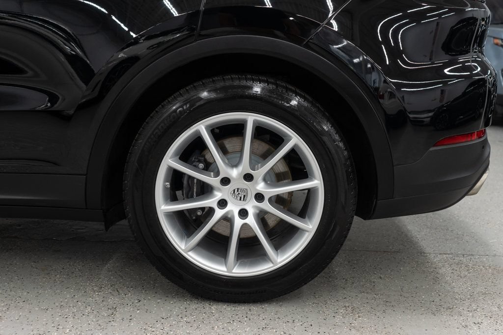 Used 2024 Porsche Cayenne AWD/4WD image 38