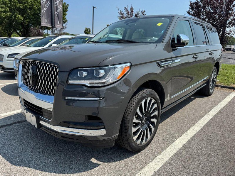Used 2024 Lincoln Navigator L Black Label AWD/4WD image 3