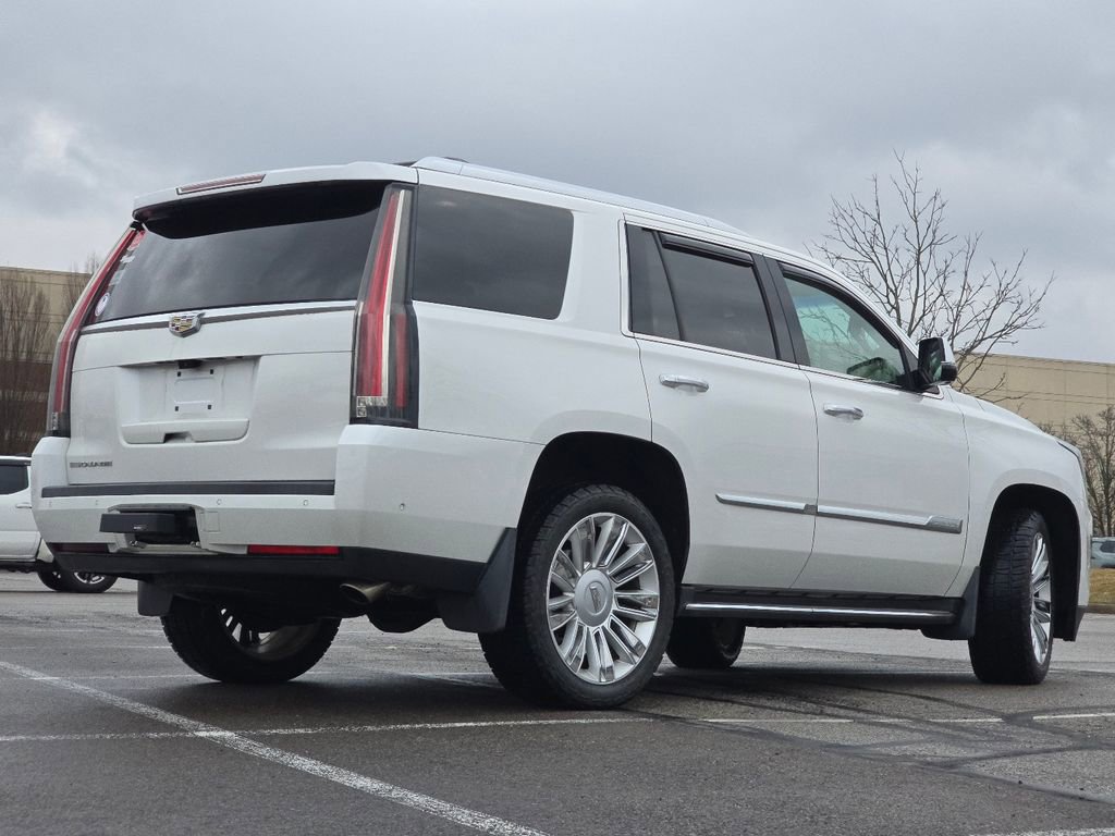 Used 2018 Cadillac Escalade Luxury image 14